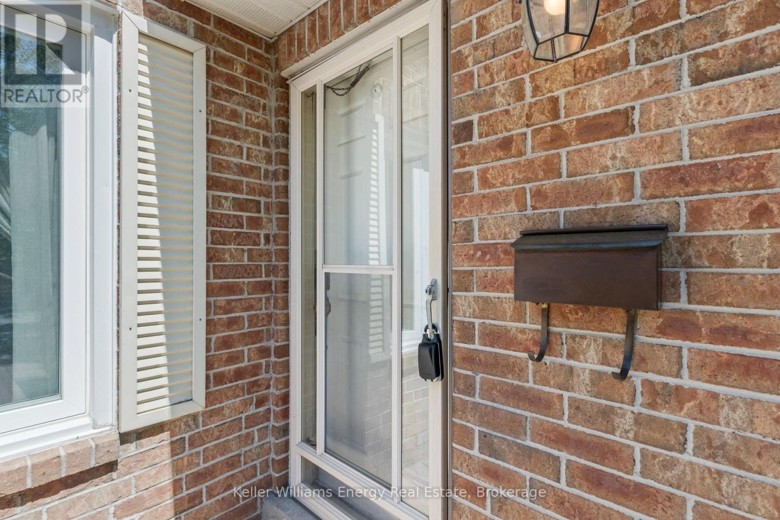 62 Mccallum Drive, Richmond Hill, Ontario  L4C 7T5 - Photo 4 - N13241196