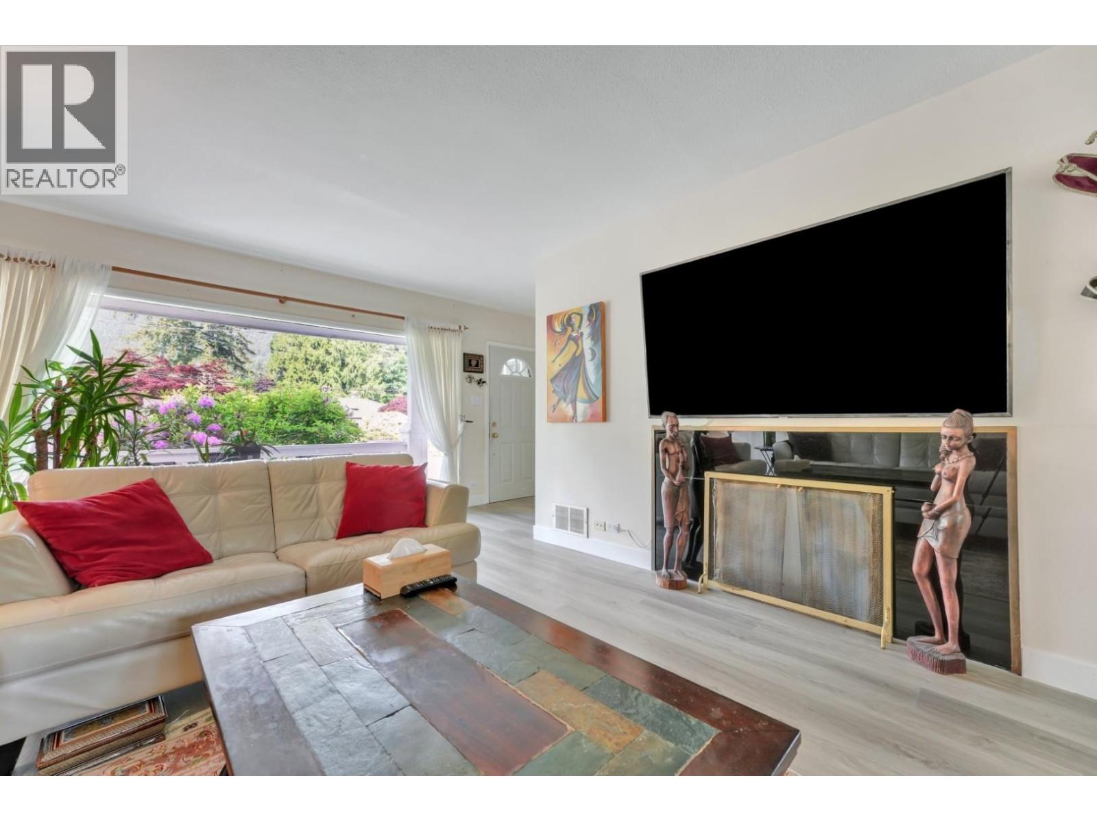 1075 Ruthina Avenue, North Vancouver, British Columbia  V7R 2E7 - Photo 21 - R3132078