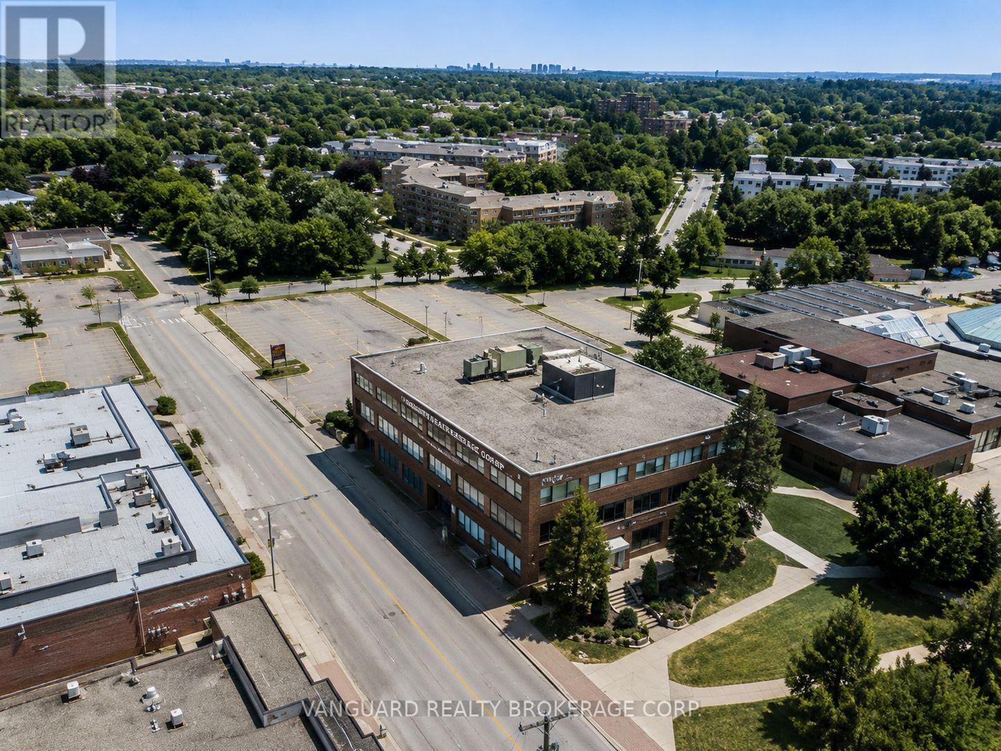 200 - 2227 South Mill Way, Mississauga, Ontario  L5L 3R6 - Photo 4 - W10412243