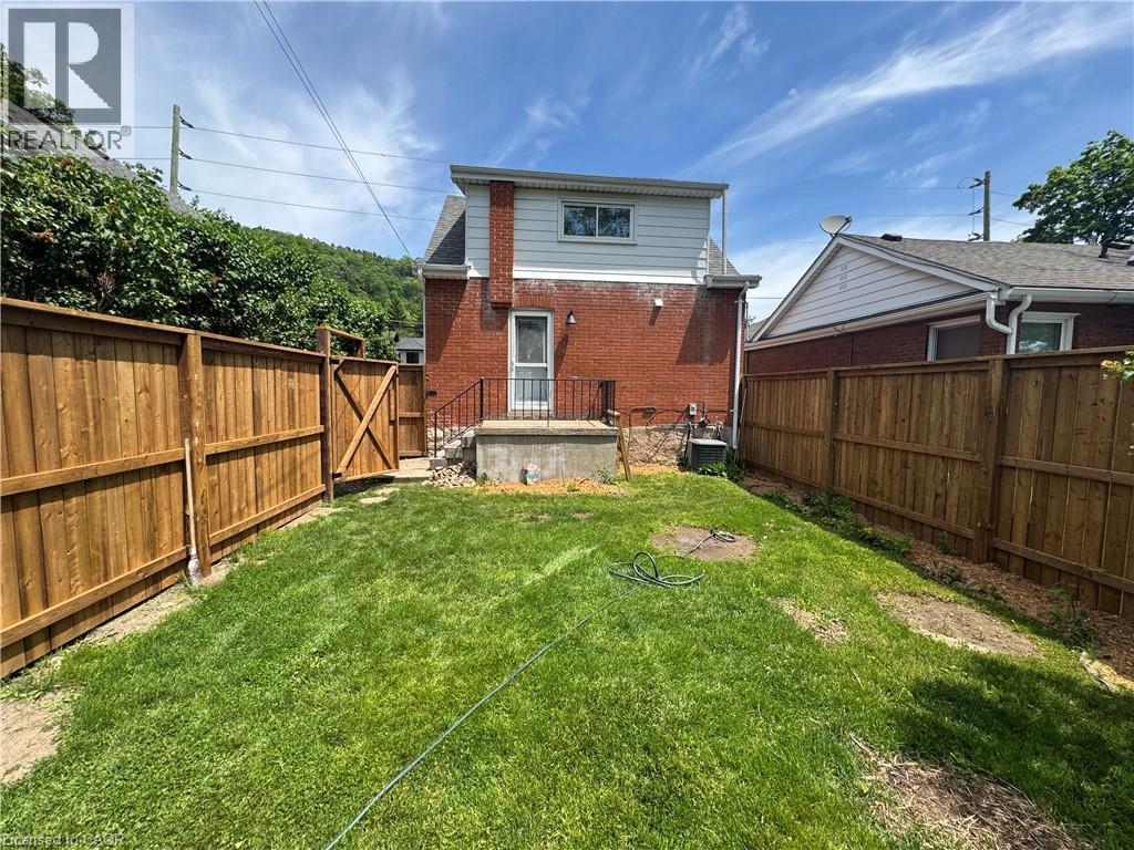 304 Park Street, Hamilton, Ontario  L9H 1Y9 - Photo 9 - 40833887