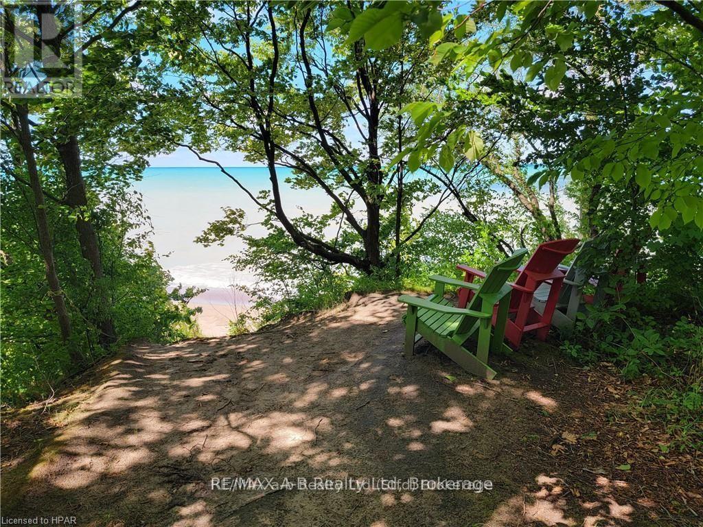 74730 Elm Crescent, Bluewater, Ontario  N0M 1G0 - Photo 3 - X13241390