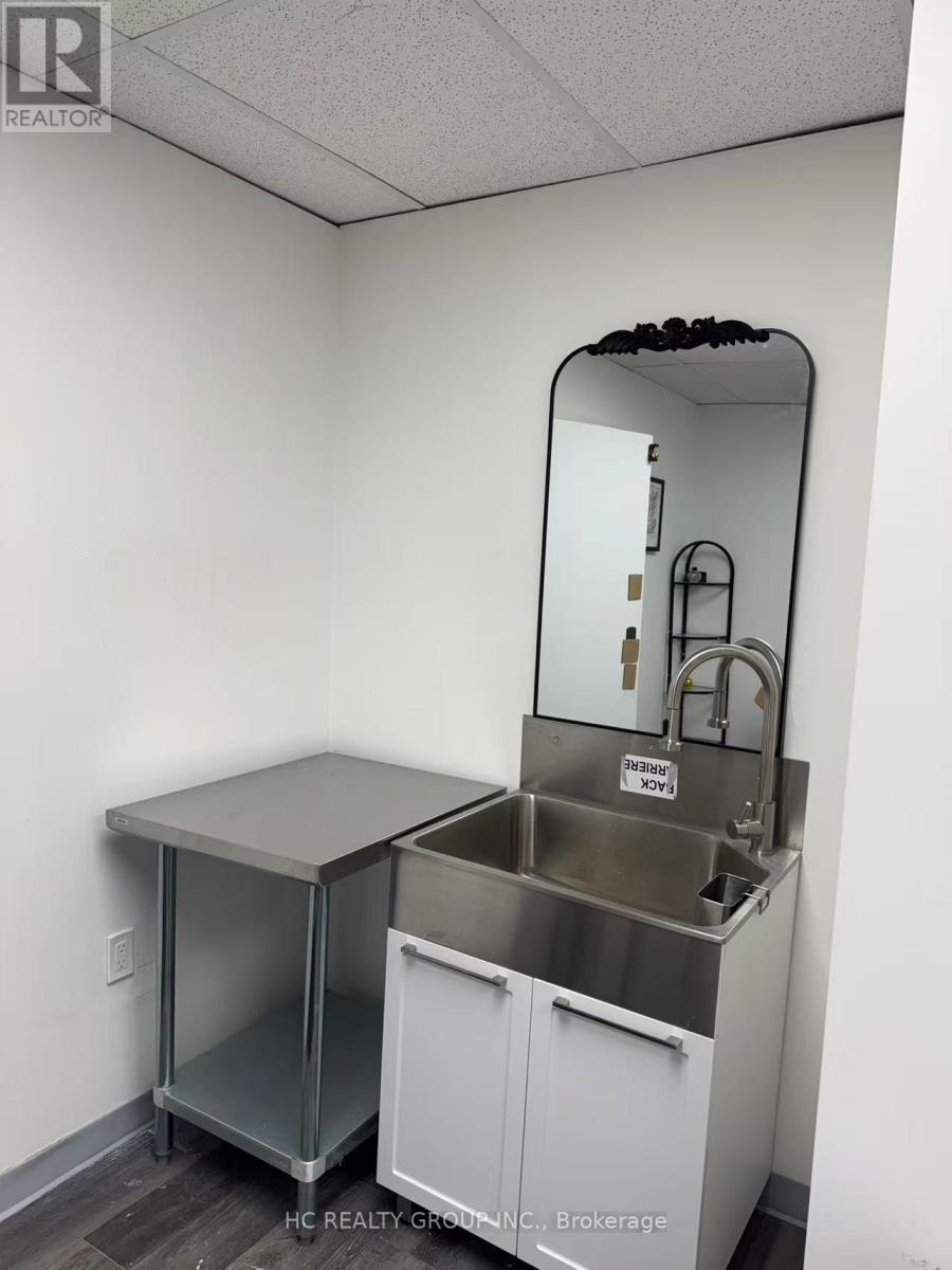 2b - 7027 Yonge Street, Markham, Ontario  L3T 2A5 - Photo 2 - C12883100