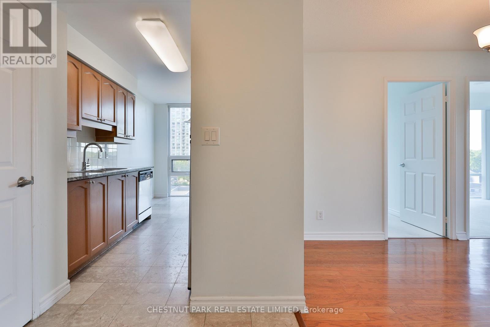 720 - 35 Hollywood Avenue, Toronto, Ontario  M2N 0A9 - Photo 4 - C13235106
