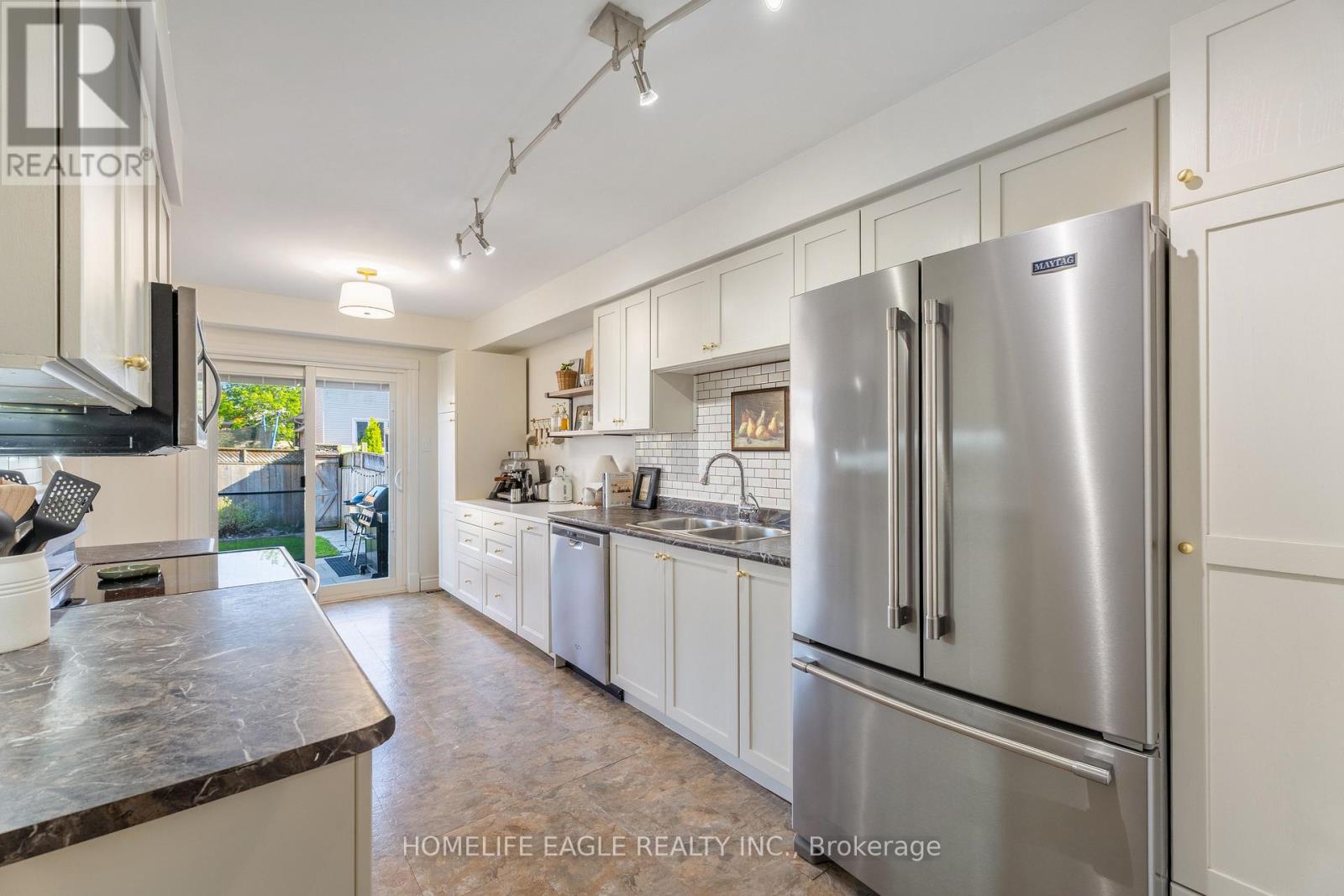97 Crittenden Drive, Georgina, Ontario  L4P 4E3 - Photo 7 - N13240372