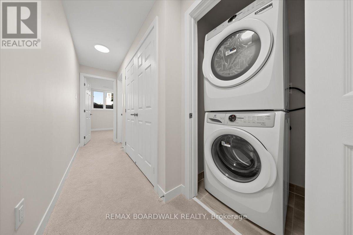 243 Lamarche Avenue, Ottawa, Ontario  K1W 0M5 - Photo 15 - X12965852