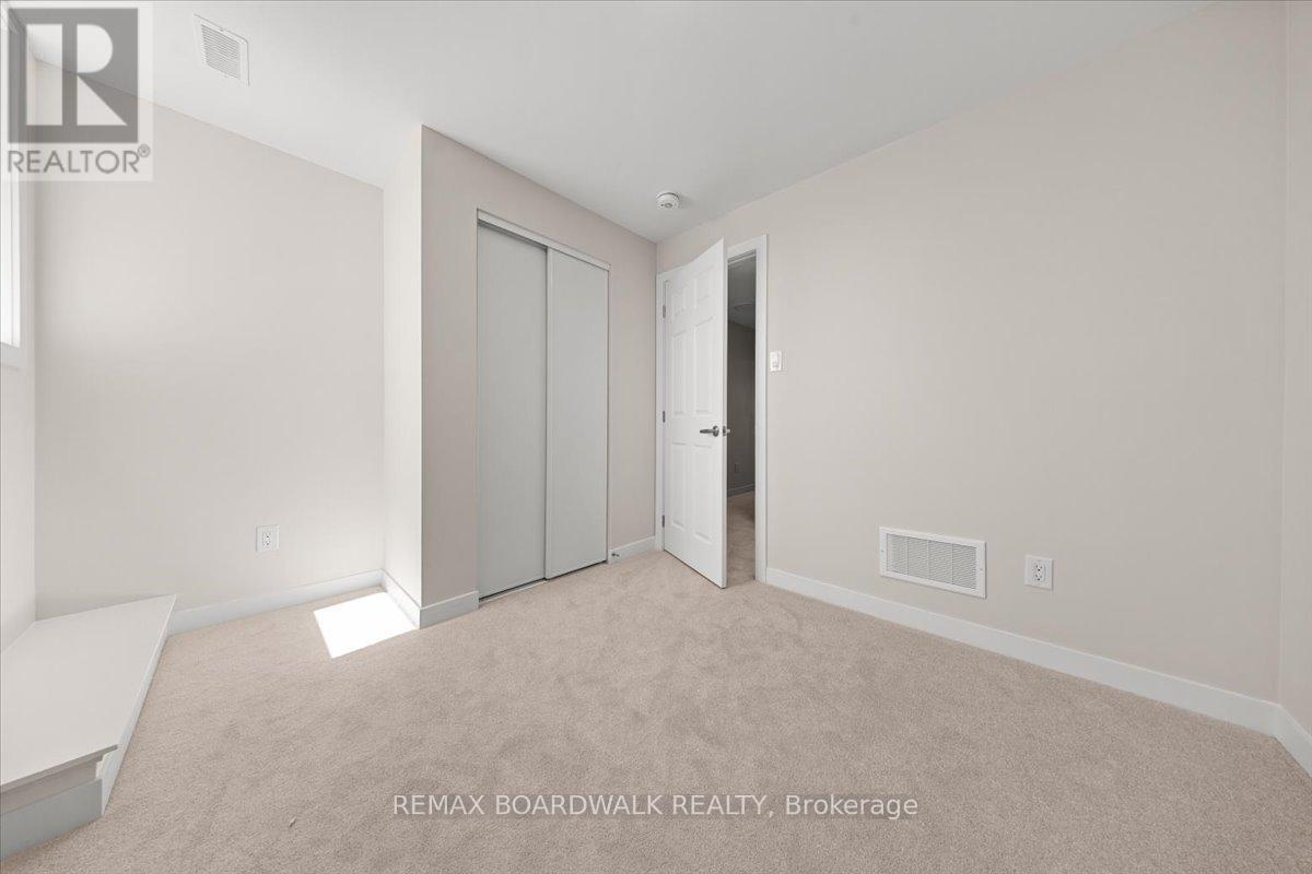 243 Lamarche Avenue, Ottawa, Ontario  K1W 0M5 - Photo 19 - X12965852