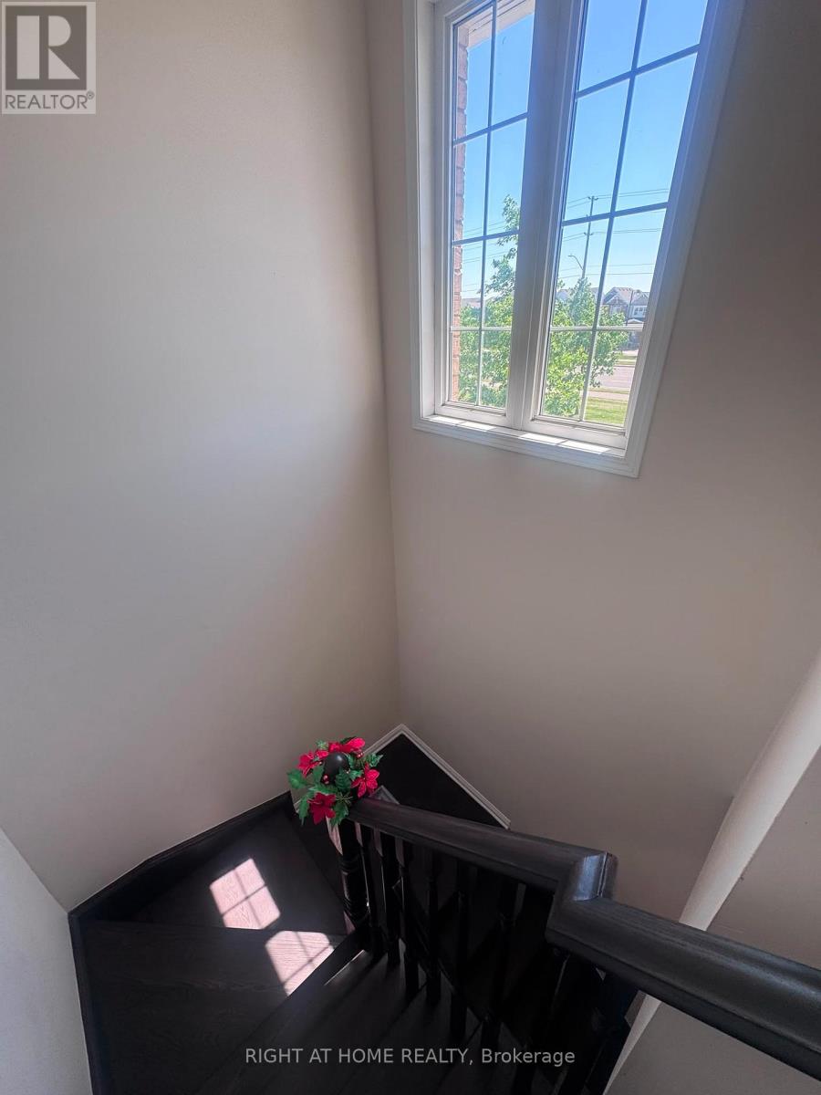 182 Higginbotham Crescent, Milton, Ontario  L9T 8E1 - Photo 37 - W13093942