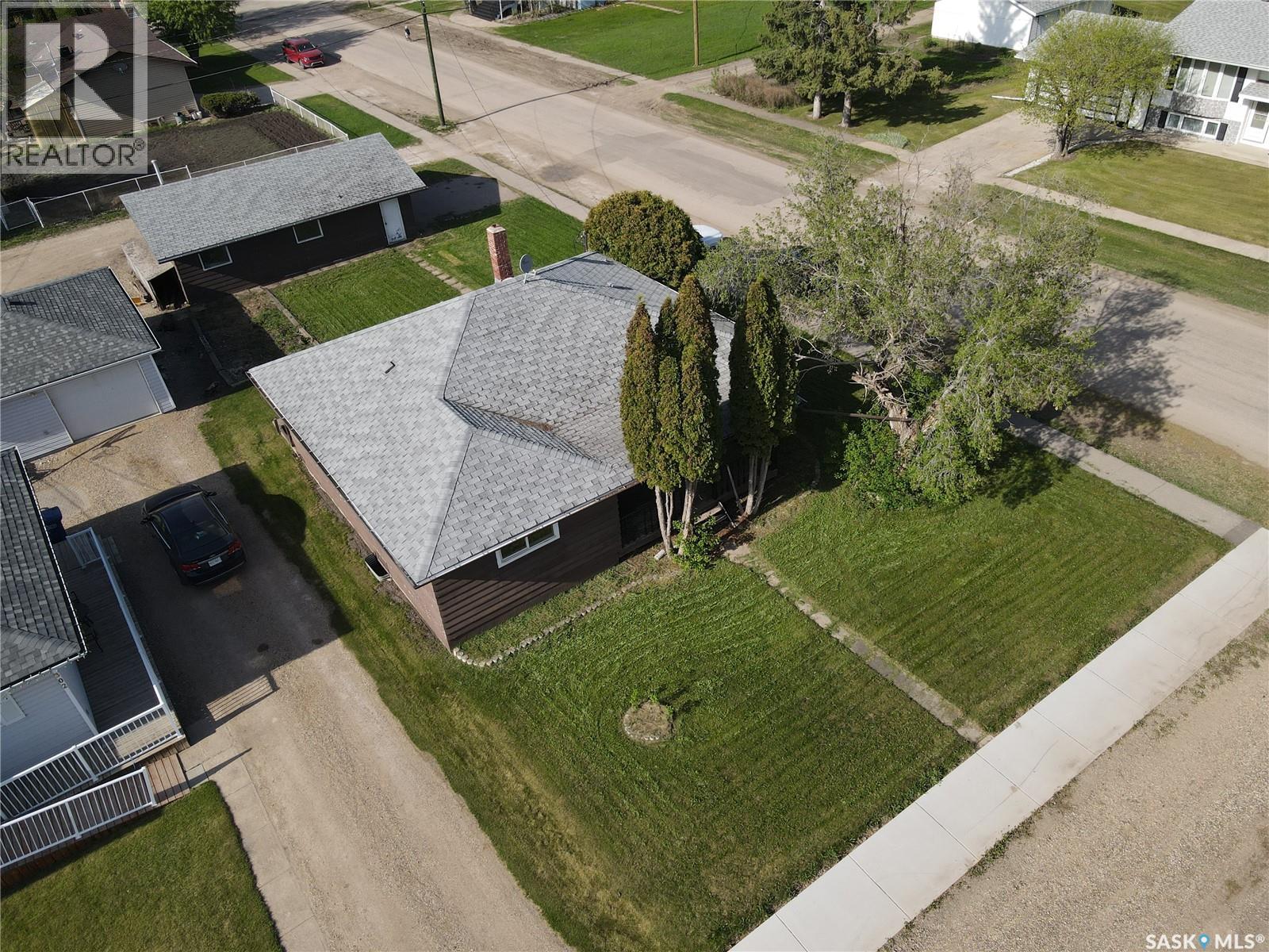 300 3rd Street S, Wakaw, Saskatchewan  S0K 4P0 - Photo 33 - SK038289