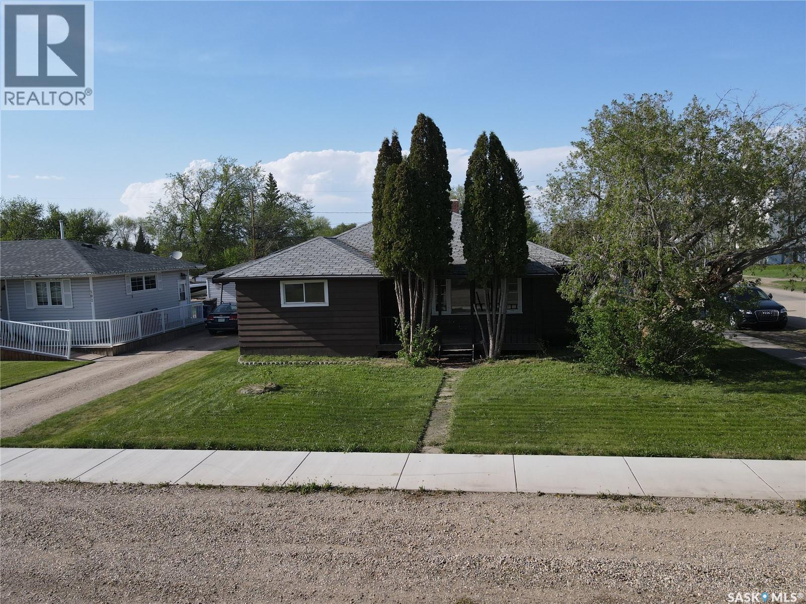 300 3rd Street S, Wakaw, Saskatchewan  S0K 4P0 - Photo 34 - SK038289