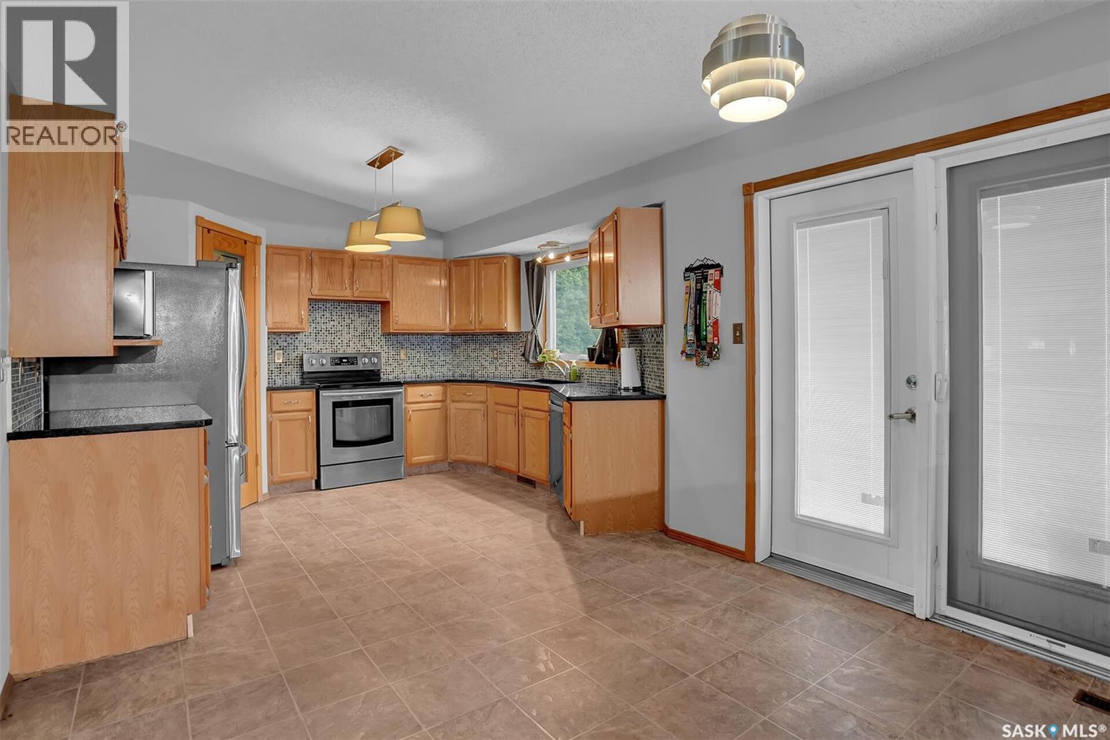 3312 Gloucester Bay, Regina, Saskatchewan  S4V 2T9 - Photo 13 - SK038281