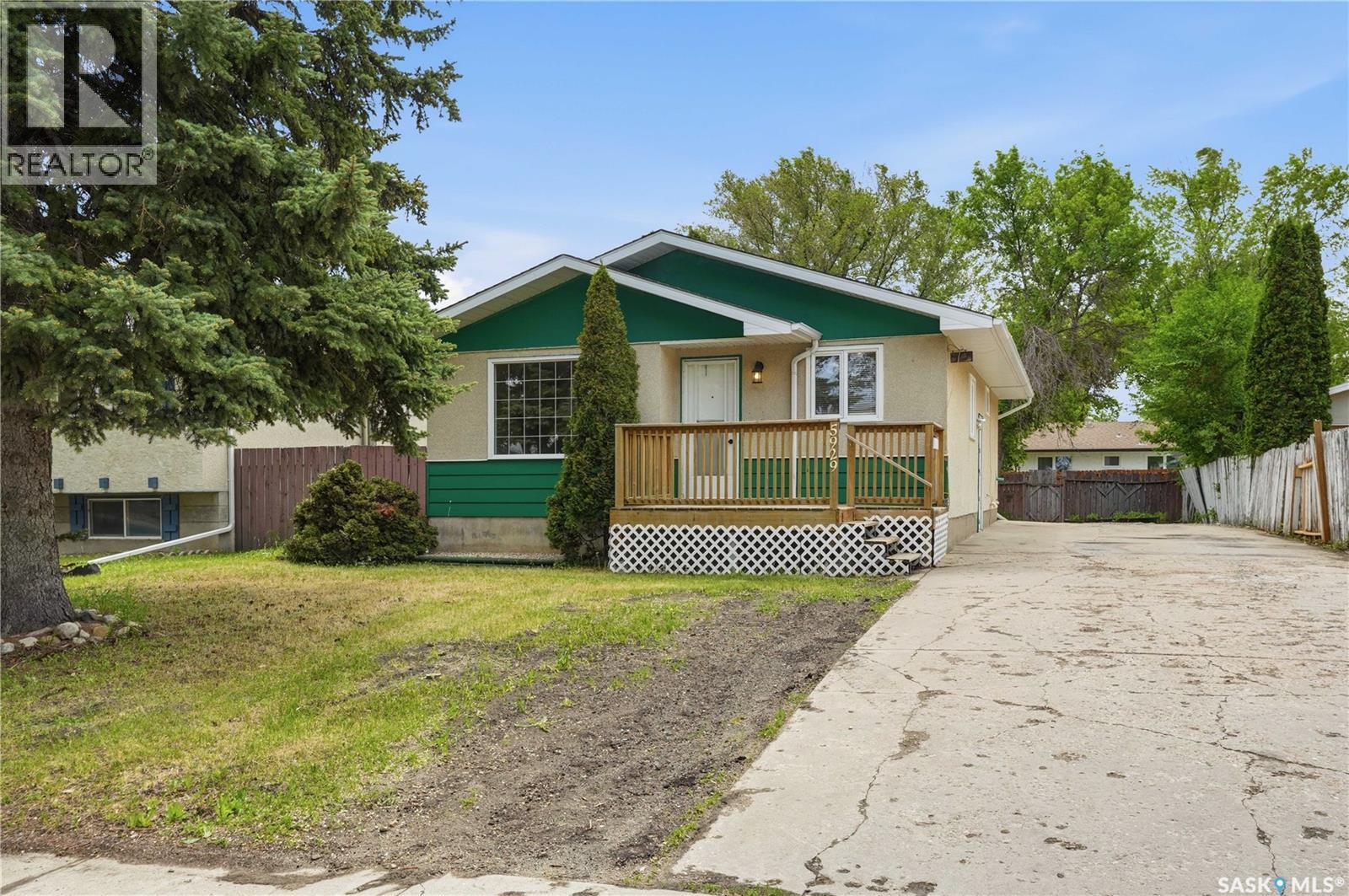 5929 McKinley AVENUE, Regina, Saskatchewan