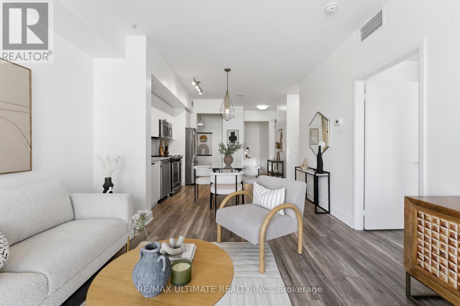 618 - 30 Roehampton Avenue, Toronto, Ontario  M4P 0B9 - Photo 3 - C13241174