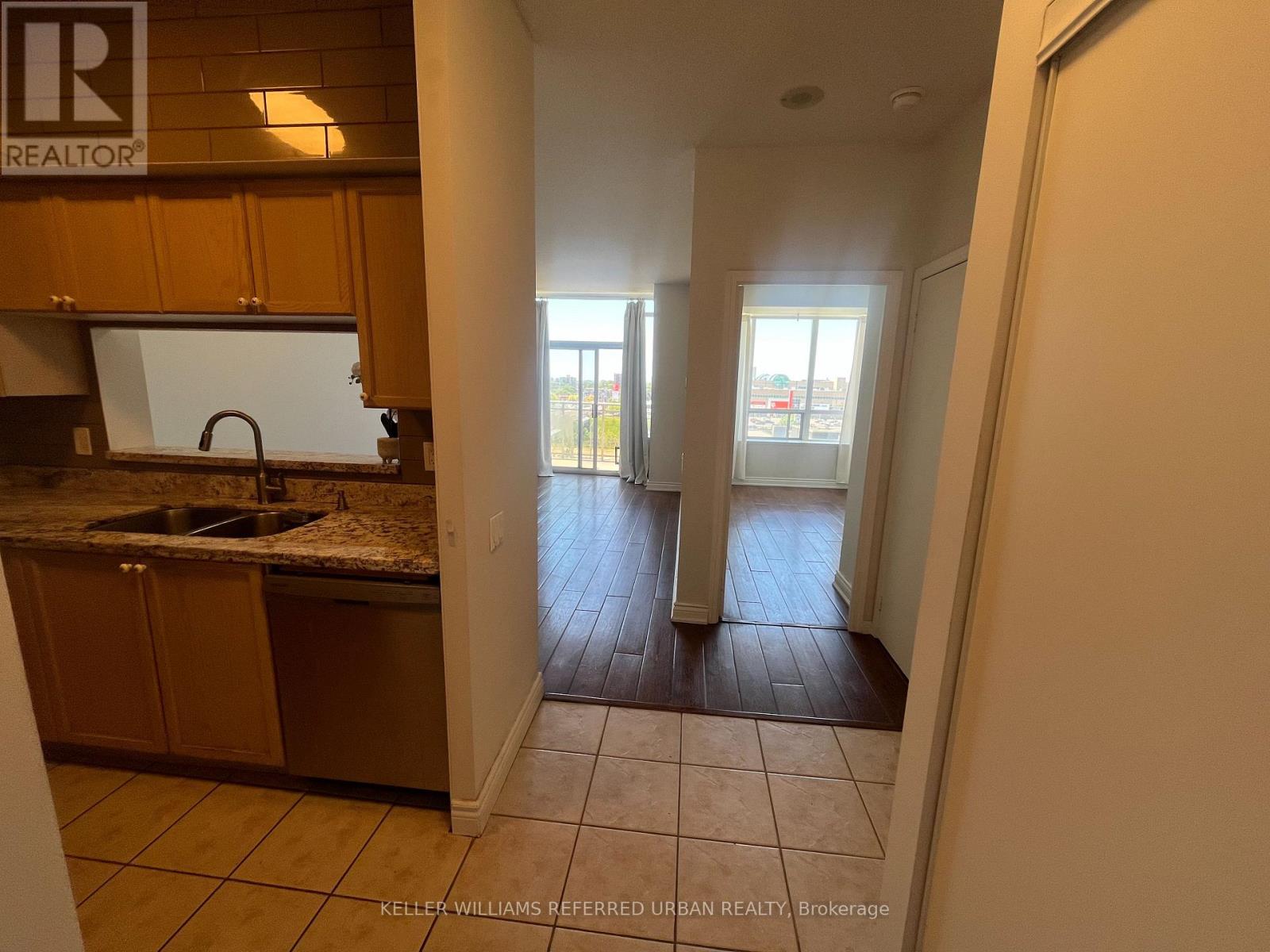 813 - 650 Lawrence Avenue W, Toronto, Ontario  M6A 3E8 - Photo 4 - C13241254