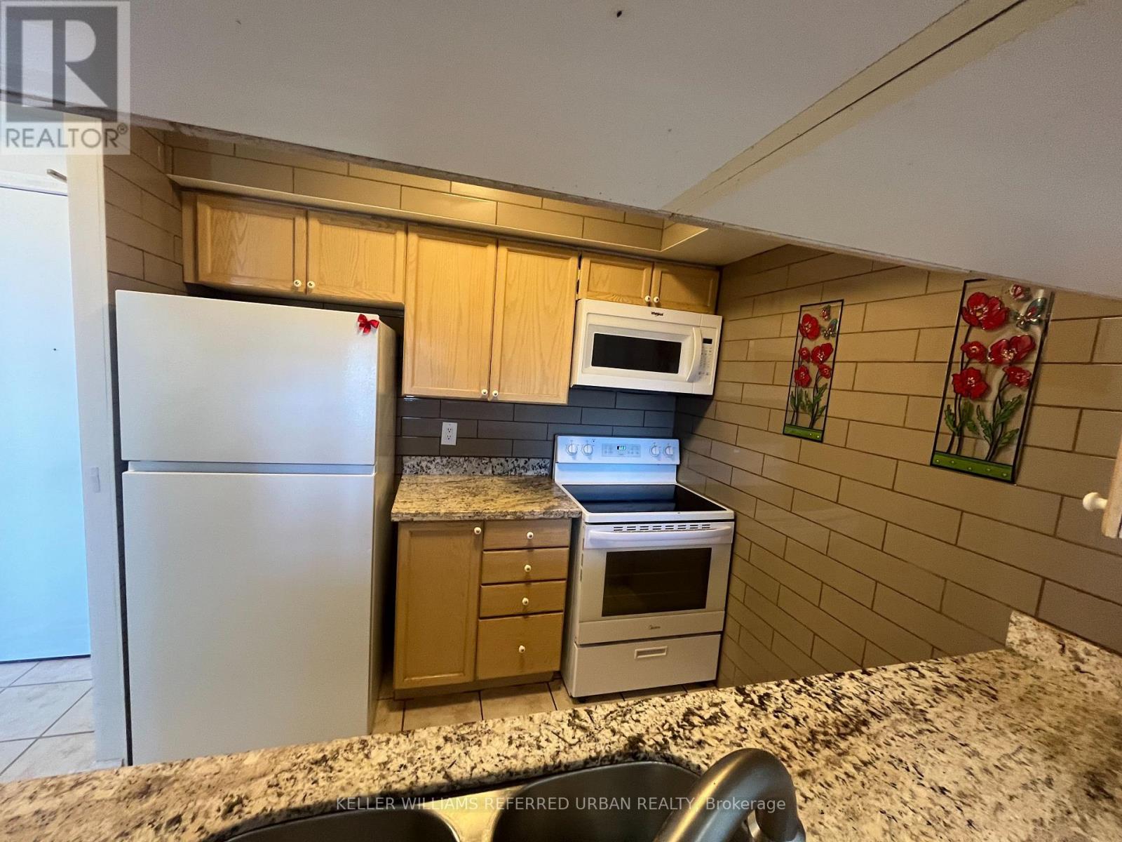 813 - 650 Lawrence Avenue W, Toronto, Ontario  M6A 3E8 - Photo 9 - C13241254