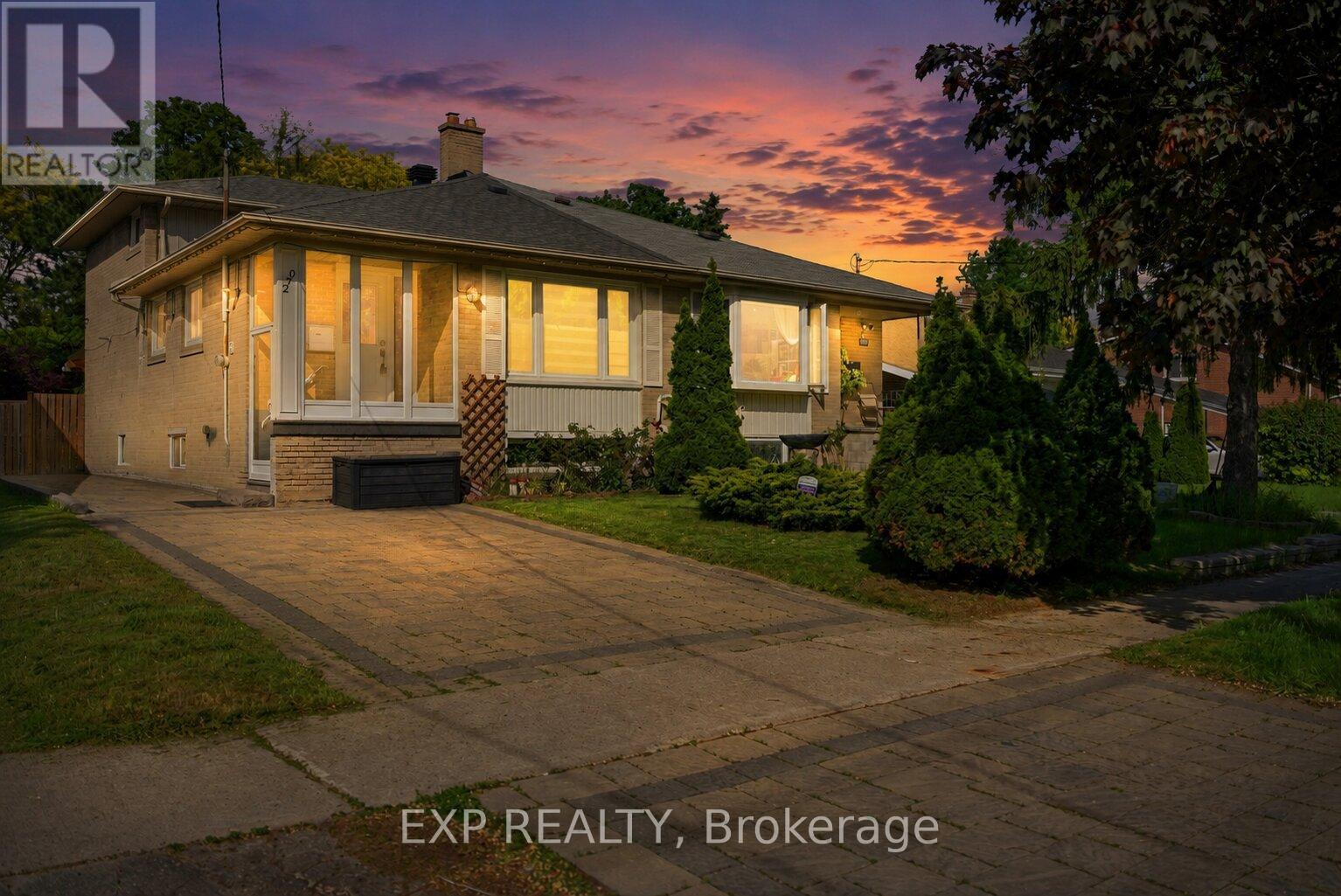 270 ROYWOOD DRIVE, Toronto, Ontario