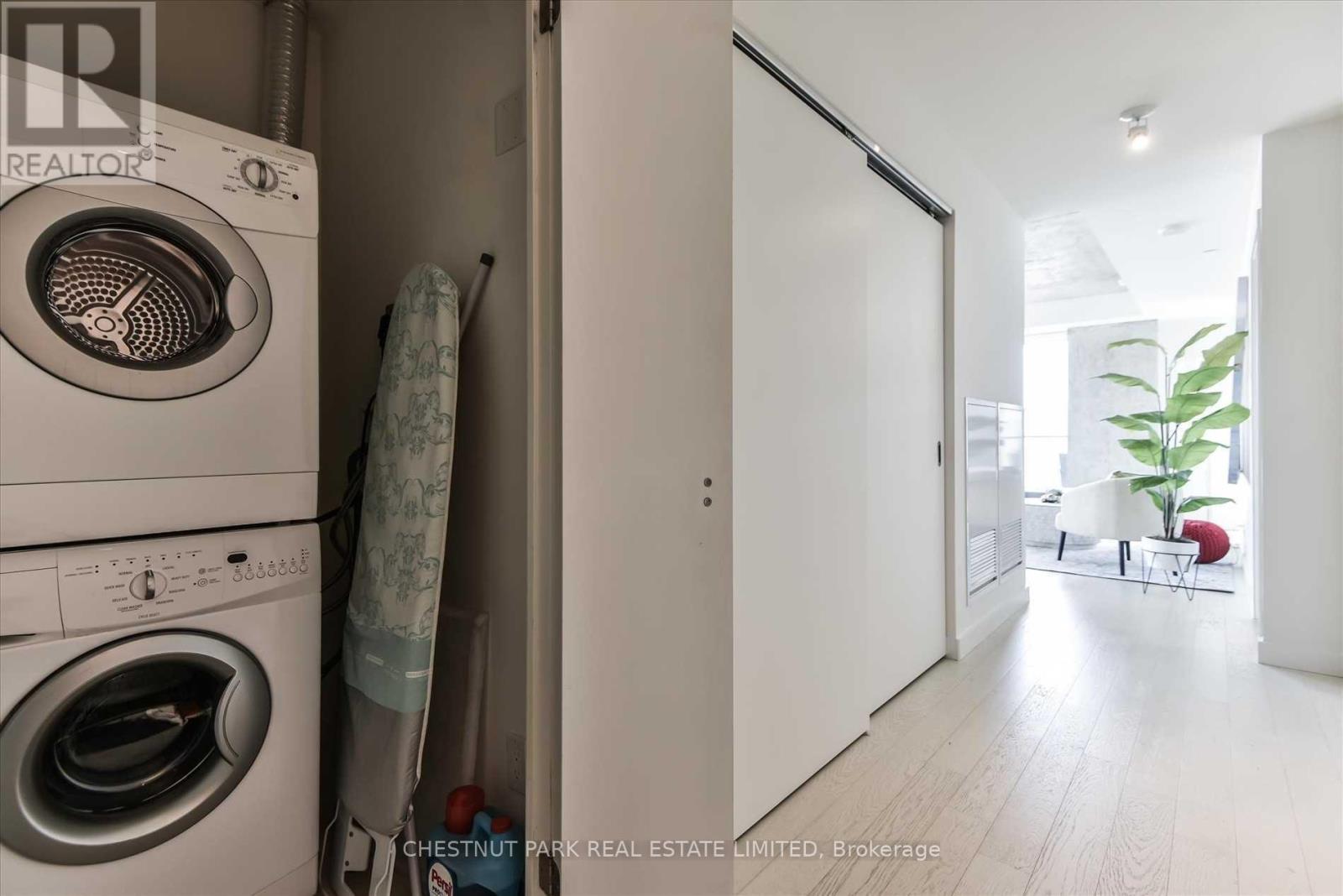 908 - 111 Bathurst Street, Toronto, Ontario  M5V 2R1 - Photo 10 - C13241406