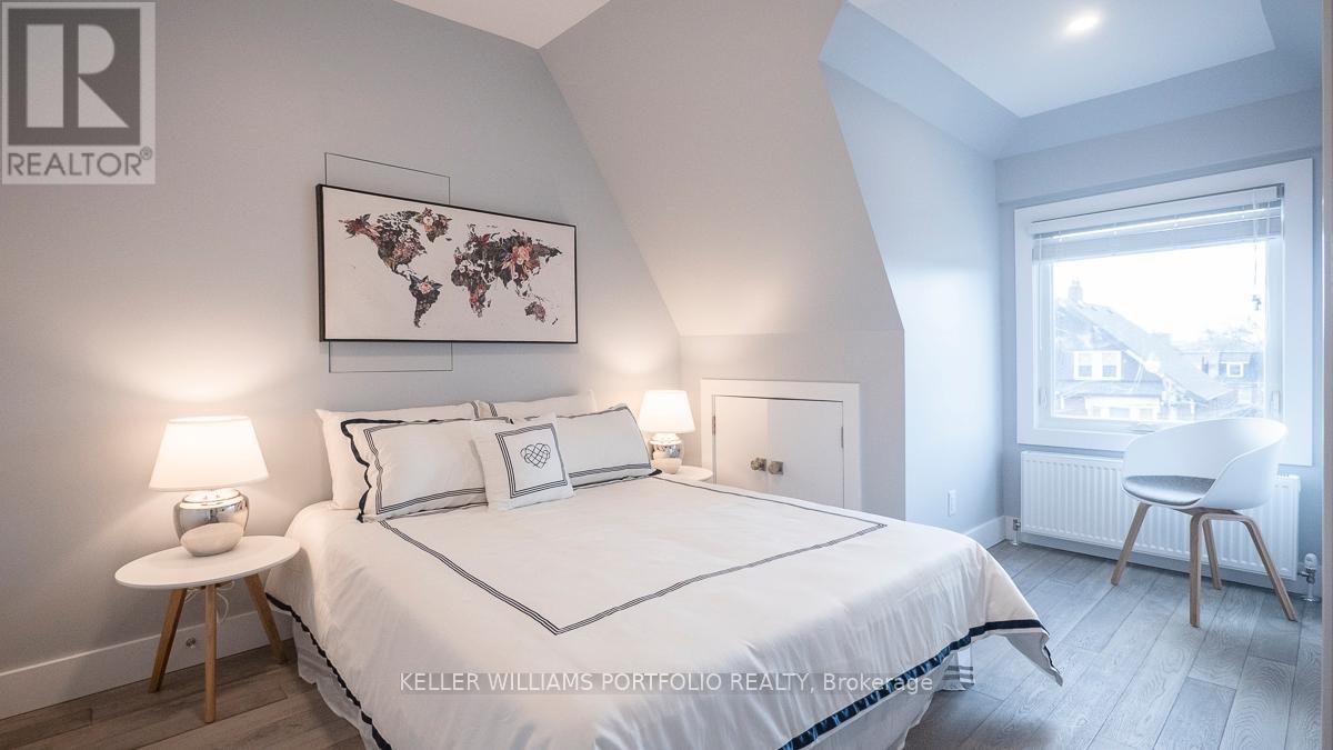 2nd Fl - 207 Beatrice Street, Toronto, Ontario  M6G 3E9 - Photo 13 - C13241444