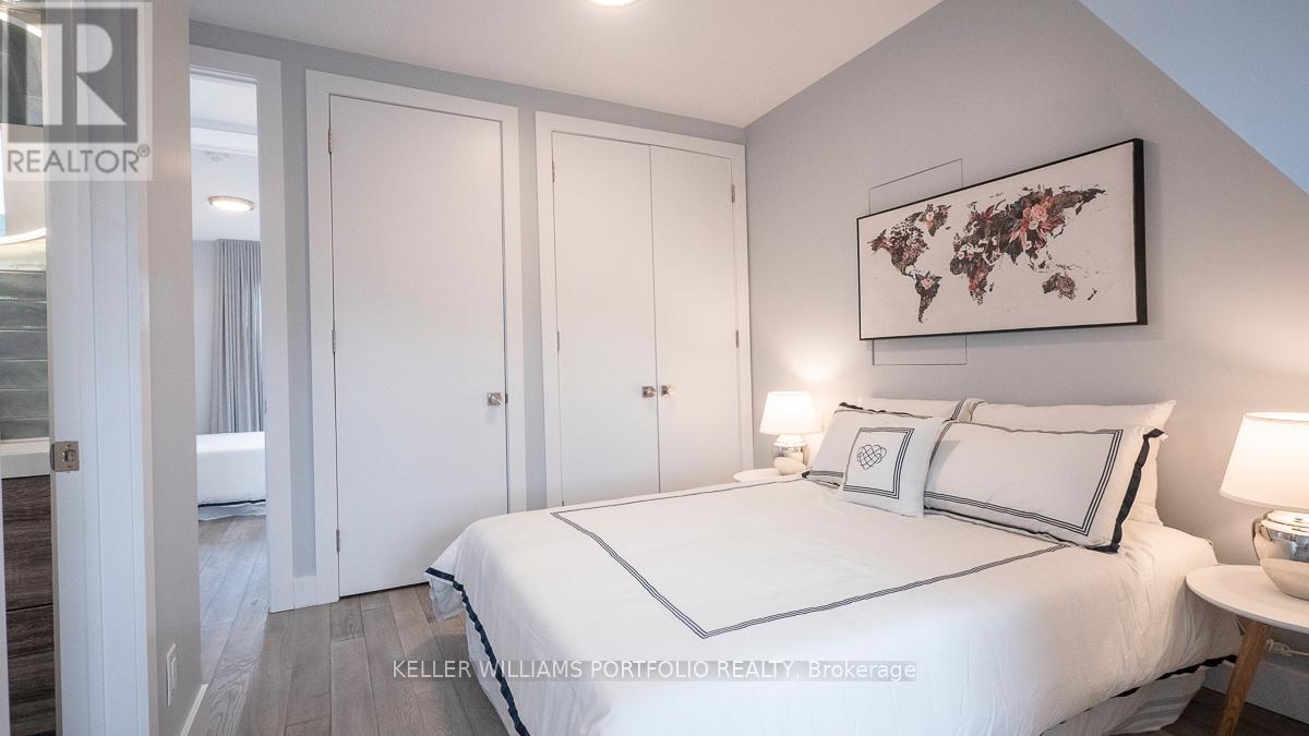 2nd Fl - 207 Beatrice Street, Toronto, Ontario  M6G 3E9 - Photo 14 - C13241444