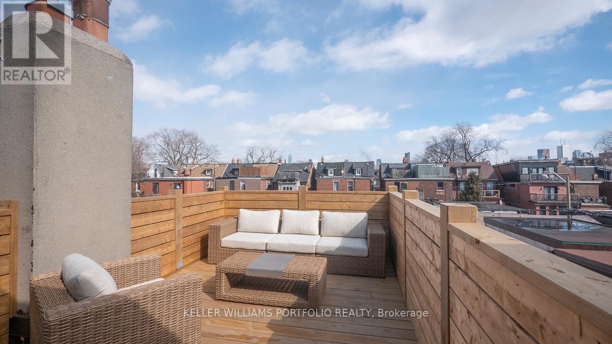 2nd Fl - 207 Beatrice Street, Toronto, Ontario  M6G 3E9 - Photo 16 - C13241444