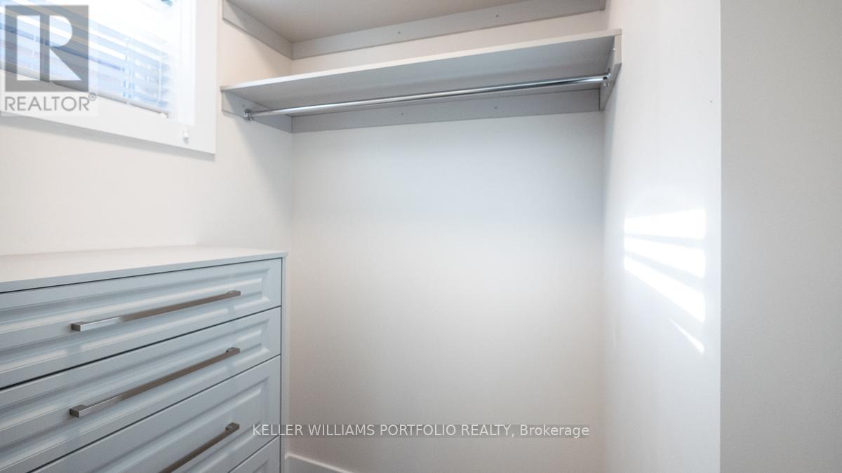2nd Fl - 207 Beatrice Street, Toronto, Ontario  M6G 3E9 - Photo 20 - C13241444