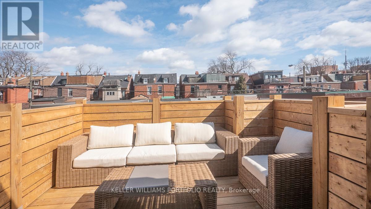 2nd Fl - 207 Beatrice Street, Toronto, Ontario  M6G 3E9 - Photo 8 - C13241444