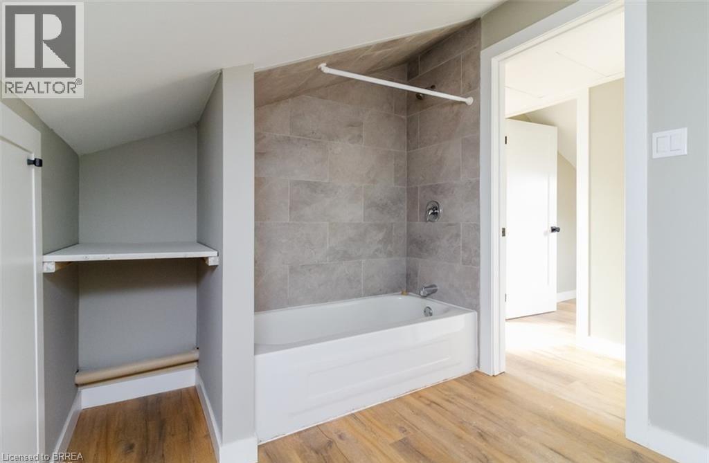 302 Colborne Street Unit# 1, Brantford, Ontario  N3S 3N1 - Photo 4 - 40835841