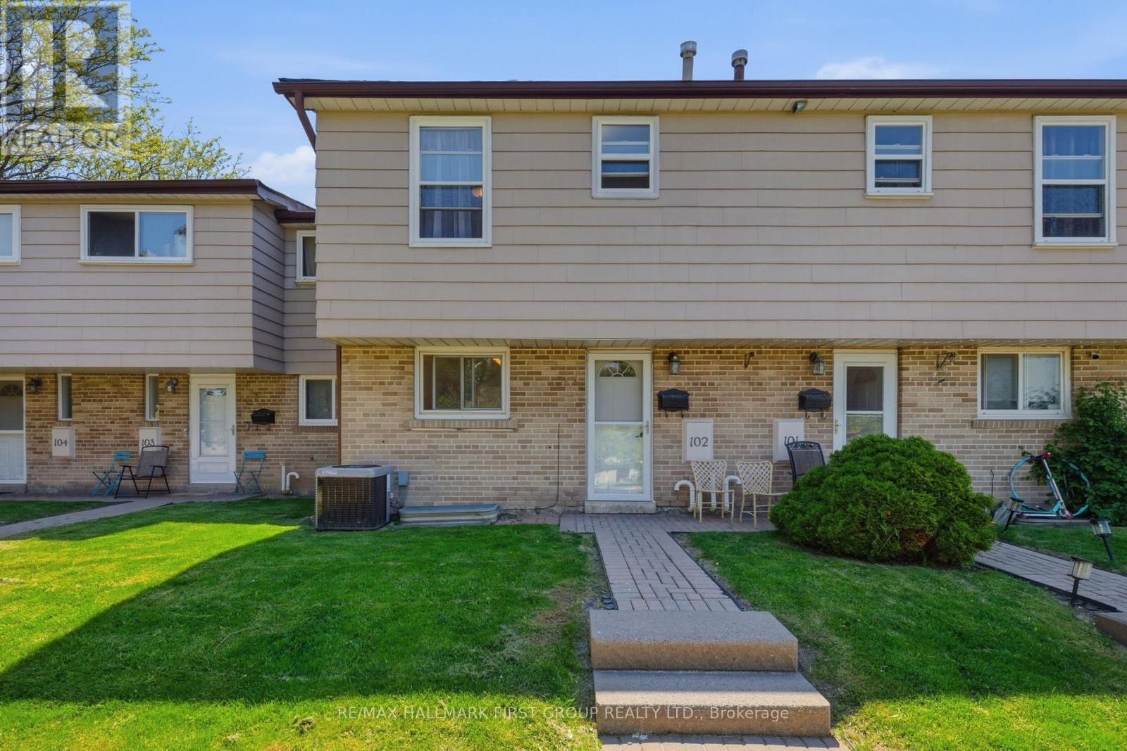 102 - 925 Bayly Street, Pickering, Ontario  L1W 1L4 - Photo 1 - E13241098