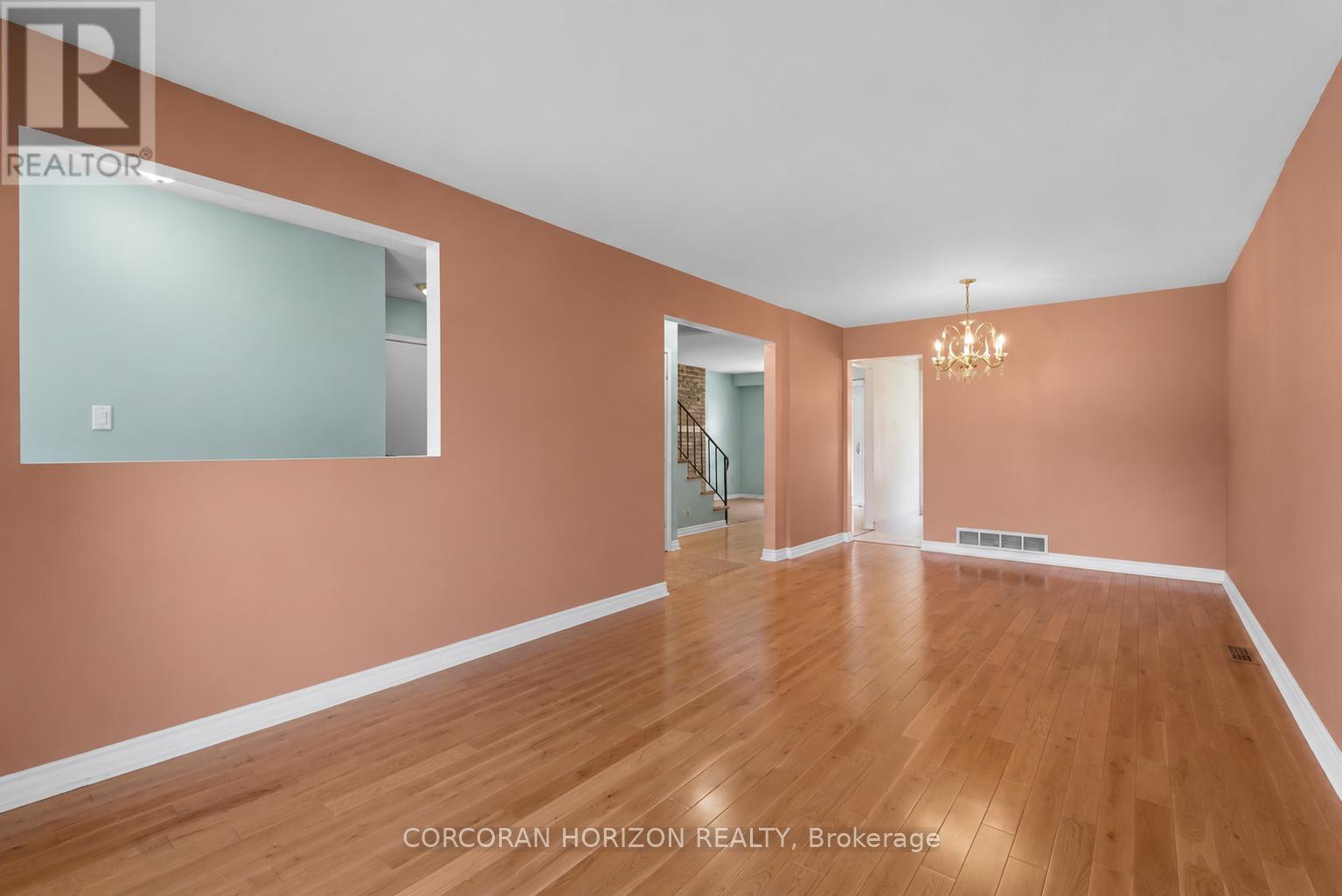 28 Chad Crescent, Toronto, Ontario  M1B 2Z6 - Photo 4 - E13241238