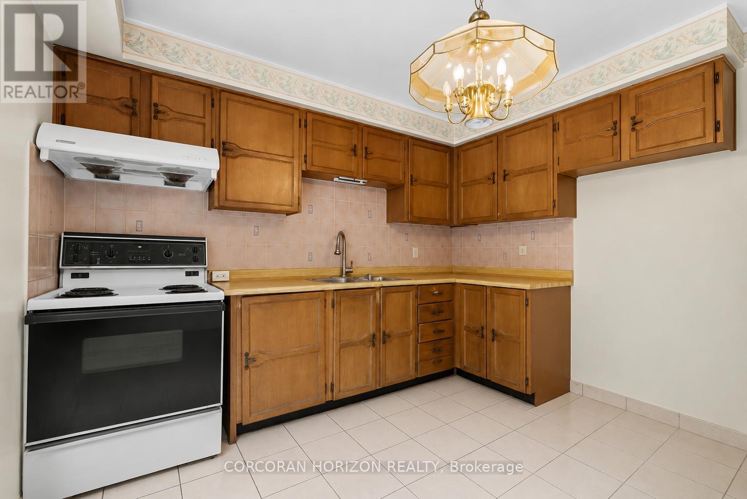 28 Chad Crescent, Toronto, Ontario  M1B 2Z6 - Photo 7 - E13241238