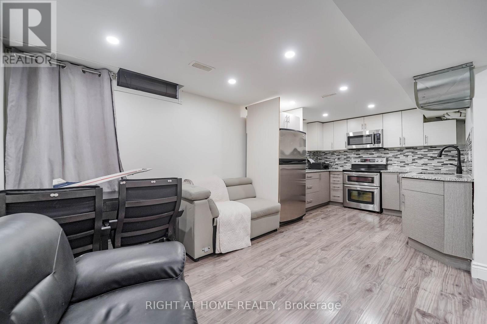 35 Tillbrook Court, Toronto, Ontario  M1B 1N5 - Photo 30 - E13241422
