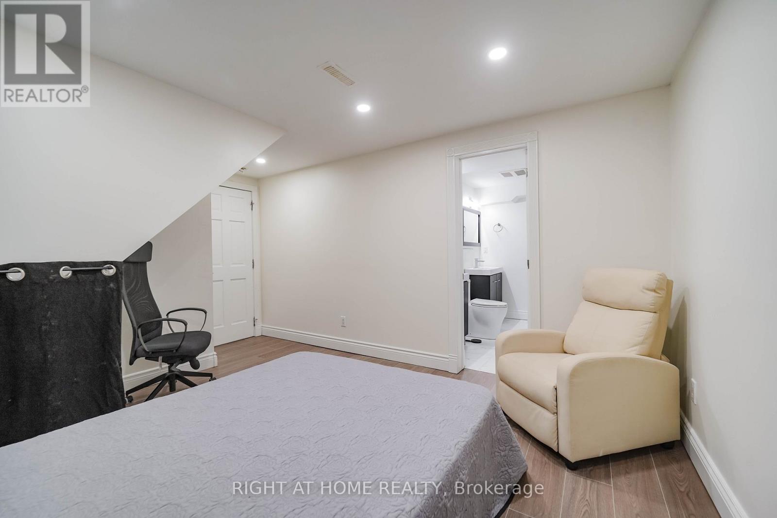 35 Tillbrook Court, Toronto, Ontario  M1B 1N5 - Photo 33 - E13241422