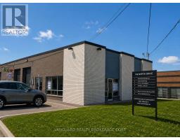 1 - 149 NORFINCH AVENUE, Toronto, Ontario