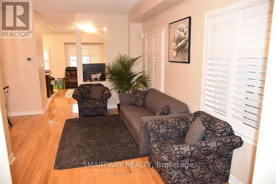 495 Meadowridge Court, Mississauga, Ontario  L5W 0E8 - Photo 7 - W13238336