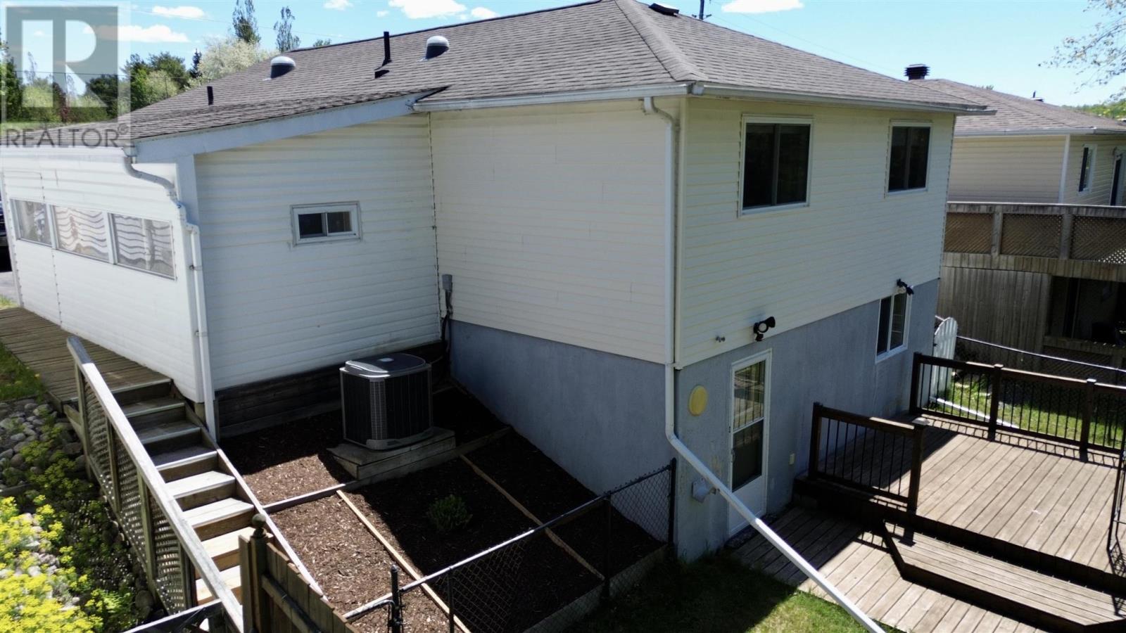 130 Taylor Blvd, Elliot Lake, Ontario P5A 3K8 - Photo 6 - SM261260