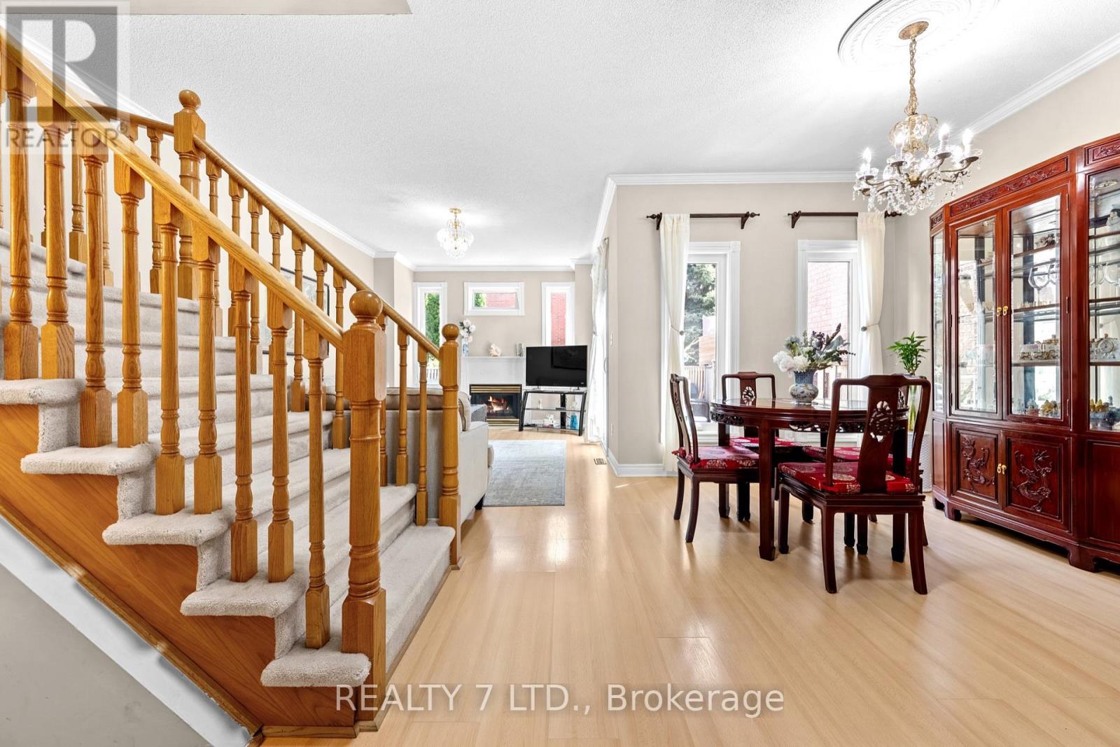 211 Downey Circle, Aurora, Ontario  L4G 7E8 - Photo 10 - N13241306