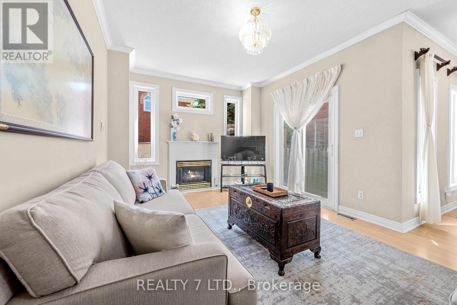 211 Downey Circle, Aurora, Ontario  L4G 7E8 - Photo 13 - N13241306