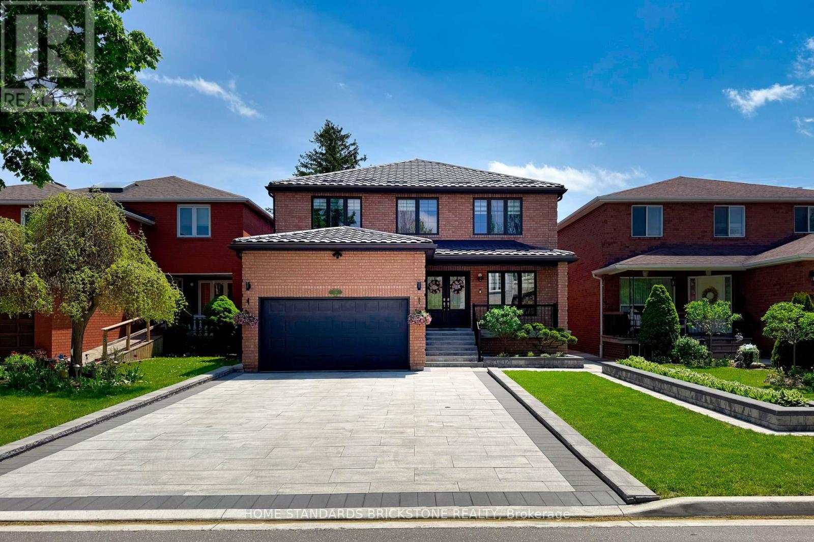 139 PINEWOOD DRIVE, Vaughan, Ontario