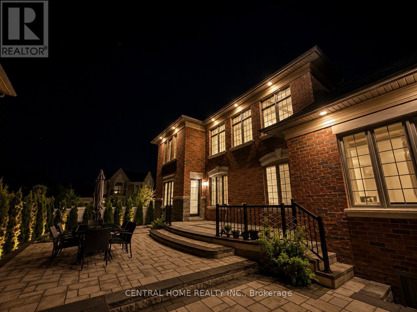 33 James Stokes Court, King, Ontario  L7B 0M7 - Photo 3 - N13241448
