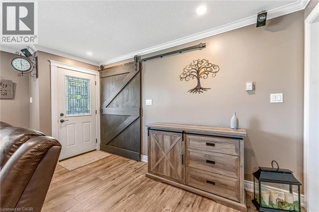 9924 Dickenson Road W, Hamilton, Ontario  L0R 1W0 - Photo 7 - 40836772