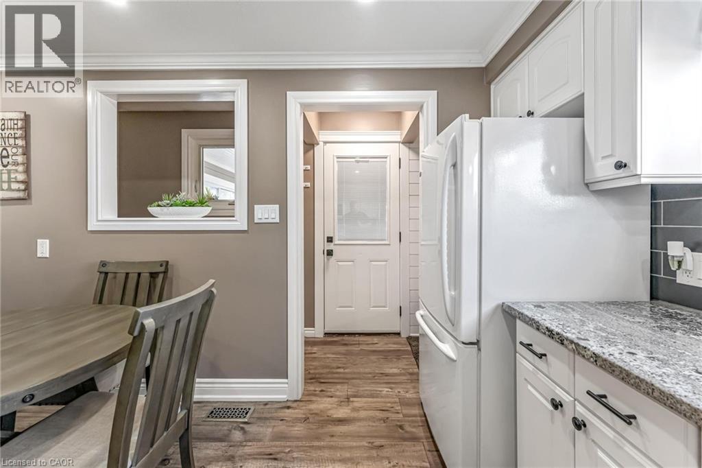 9924 Dickenson Road W, Hamilton, Ontario  L0R 1W0 - Photo 8 - 40836772