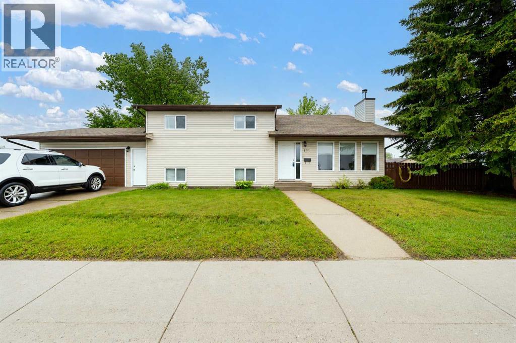 107 Sprague Way SE, Medicine Hat, Alberta  T1B 3L5 - Photo 1 - A2317207