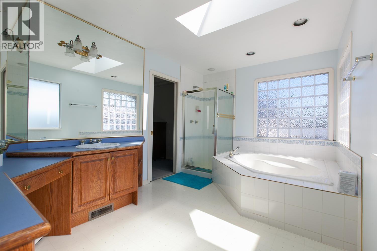 A 4864 Watling Street, Burnaby, British Columbia  V5J 1W5 - Photo 6 - R3087585