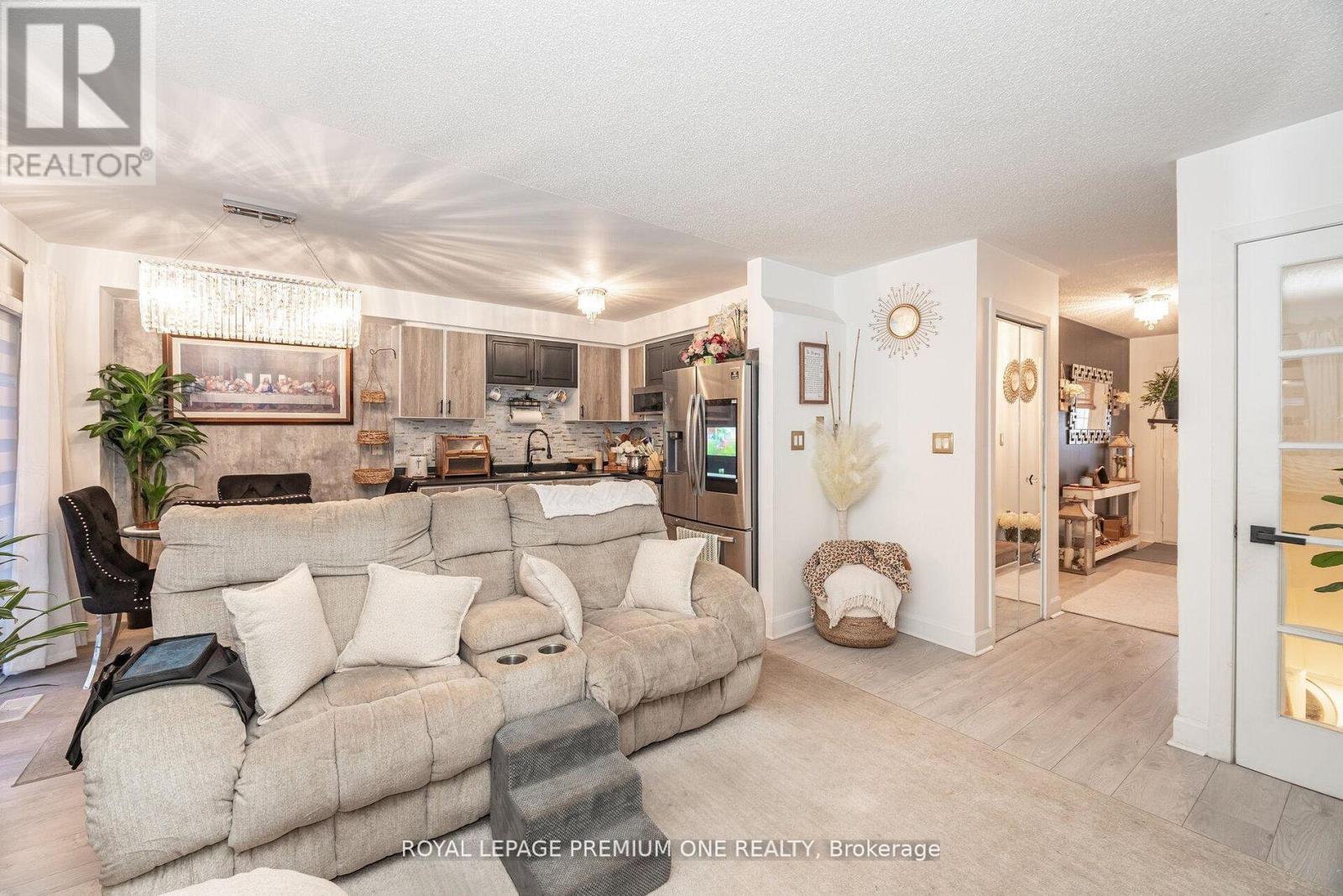 47 Triple Crown Avenue, Toronto, Ontario  M9W 7E5 - Photo 10 - W13241222