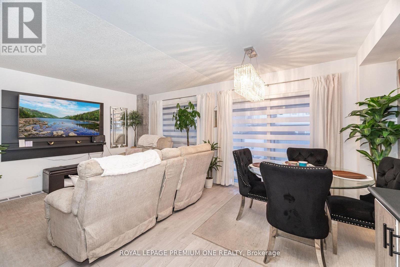 47 Triple Crown Avenue, Toronto, Ontario  M9W 7E5 - Photo 14 - W13241222