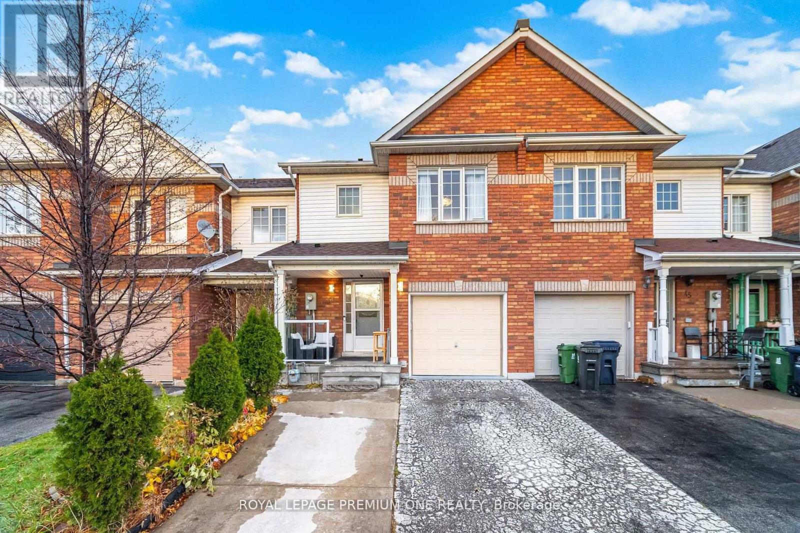 47 Triple Crown Avenue, Toronto, Ontario  M9W 7E5 - Photo 3 - W13241222
