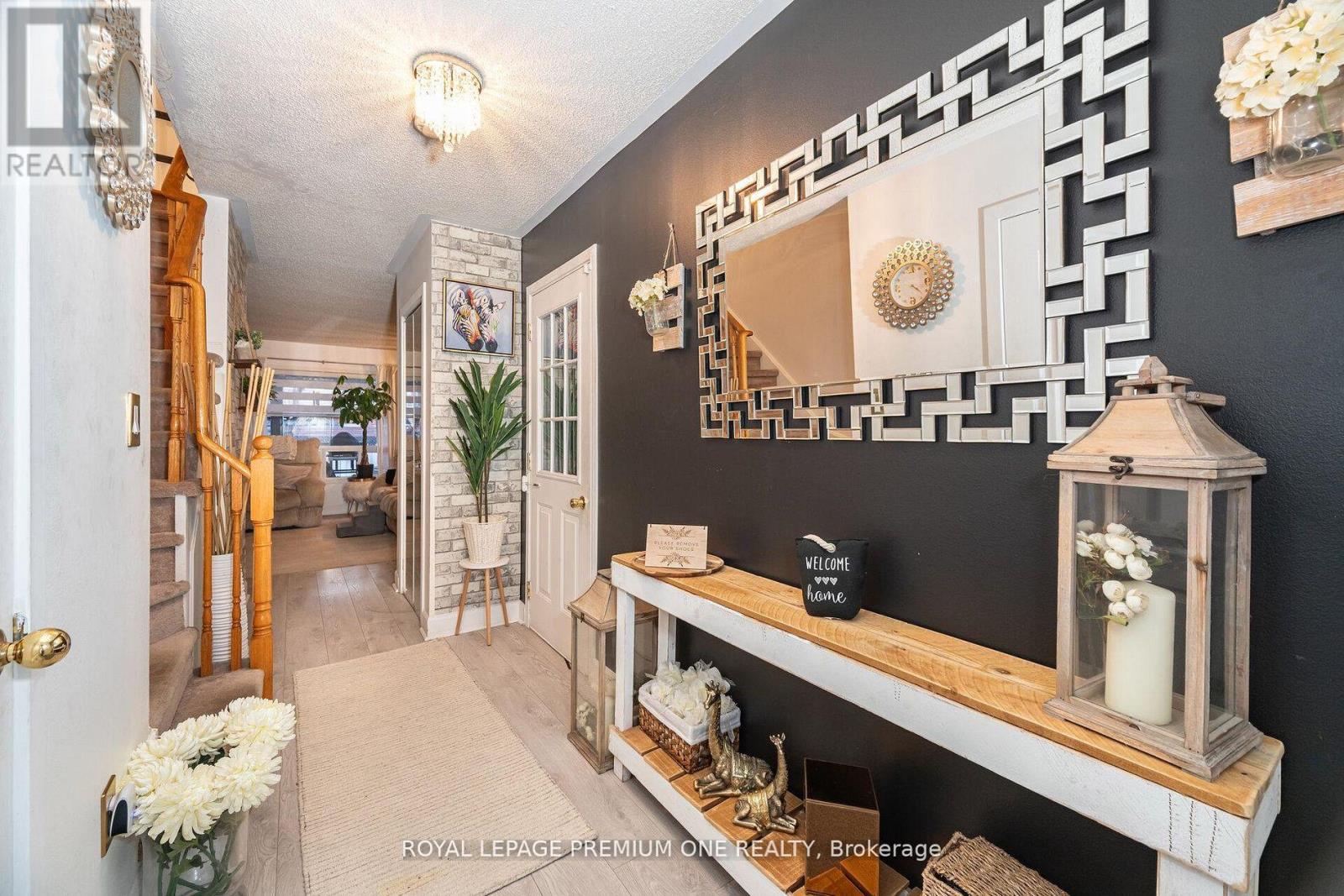 47 Triple Crown Avenue, Toronto, Ontario  M9W 7E5 - Photo 6 - W13241222