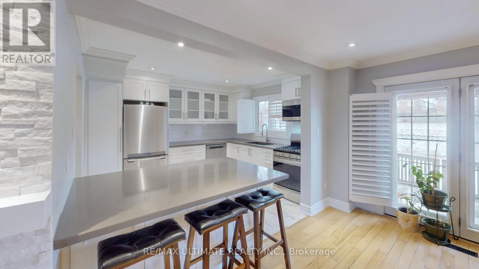 3081 Olympus Mews, Mississauga, Ontario  L5N 4V8 - Photo 4 - W13241284