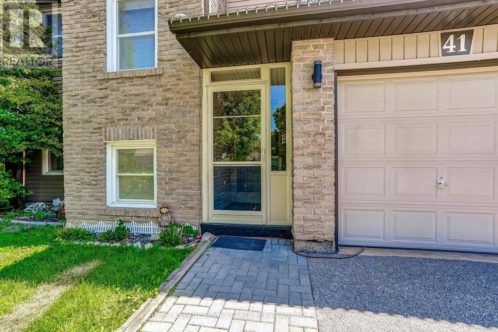 41 - 41 Neuchatel Place, Mississauga, Ontario  L5N 6A7 - Photo 3 - W13241336
