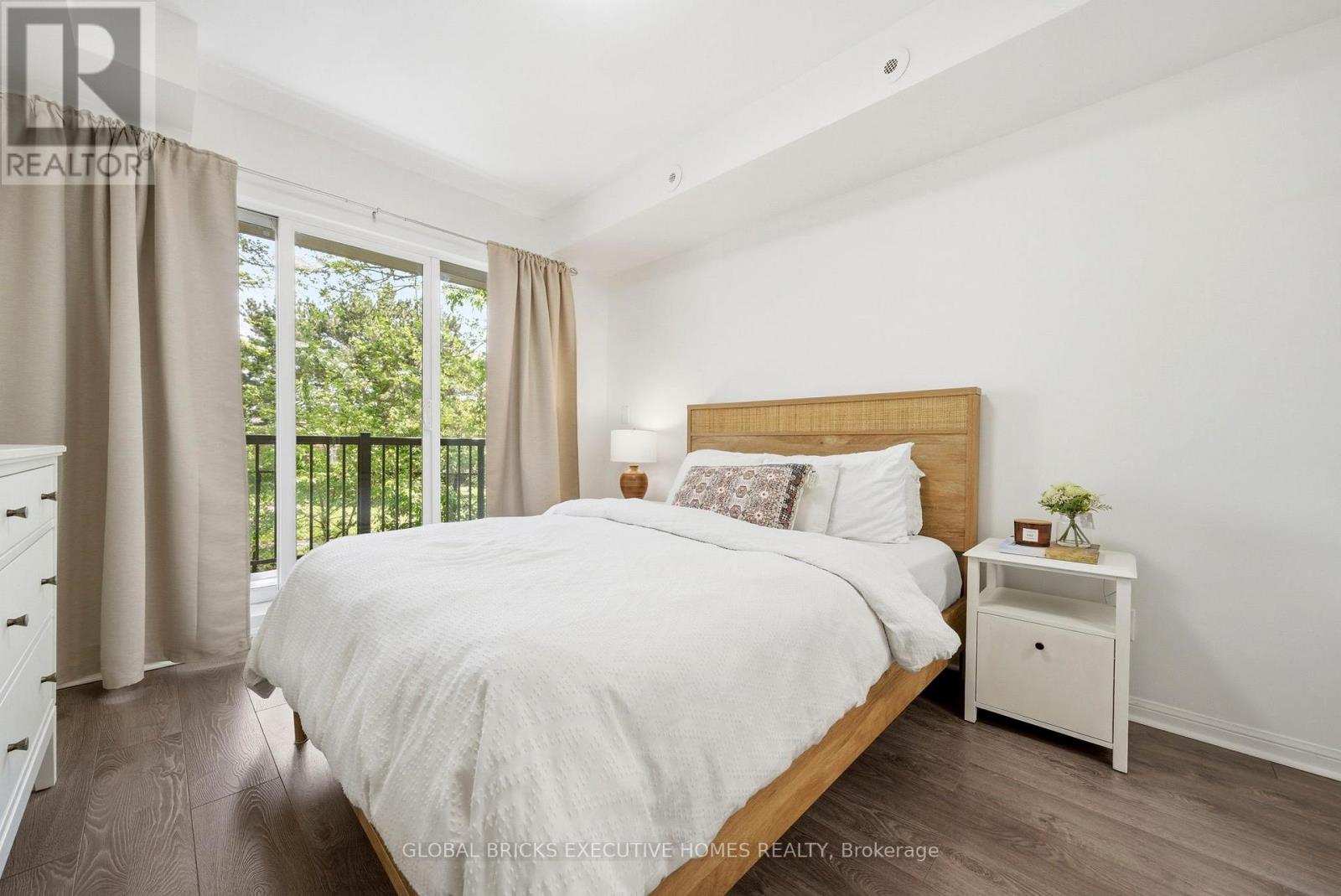 2054 - 3041 Finch Avenue W, Toronto, Ontario  M9M 0A4 - Photo 16 - W13241378
