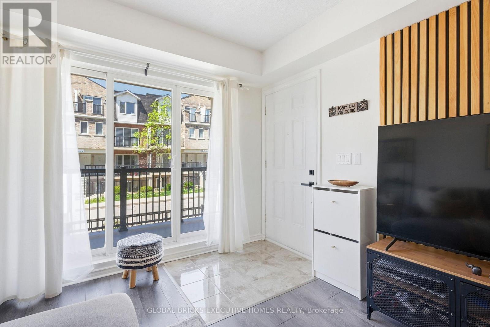 2054 - 3041 Finch Avenue W, Toronto, Ontario  M9M 0A4 - Photo 4 - W13241378